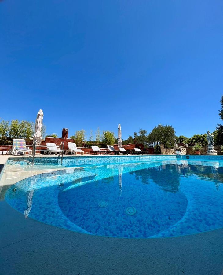 Apartment With Swimming Pool イェルサ エクステリア 写真